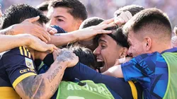 El festejo de los jugadores de Boca en el gol agónico para vencer a Estudiantes de La Plata.