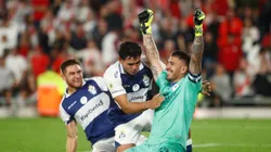 Gimnasia sorprendió en el Monumental y quedó al borde de la salvación.