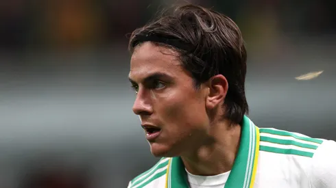 El delantero se lesionó ejecutando un penal que para colmo falló.