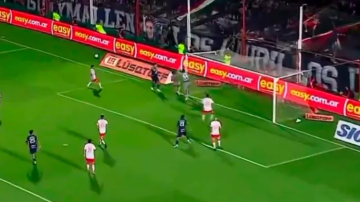 Álex Arce anotó el gol de Independiente Rivadavia.