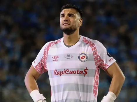 Los hinchas de Argentinos Juniors destrozaron a Chiquito Romero: "Sos una estatua"