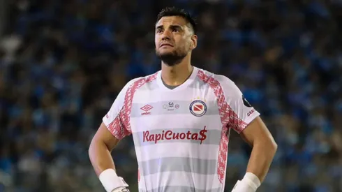 Los hinchas de Argentinos Juniors destrozaron a Chiquito Romero: "Sos una estatua"