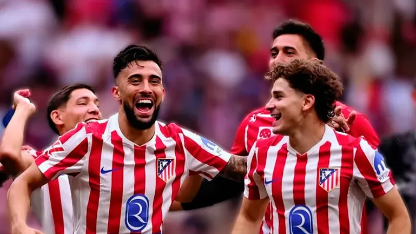 Nicolás González y Julián Álvarez, futbolistas argentinos de Atlético de Madrid. (@nicoigonzalez)