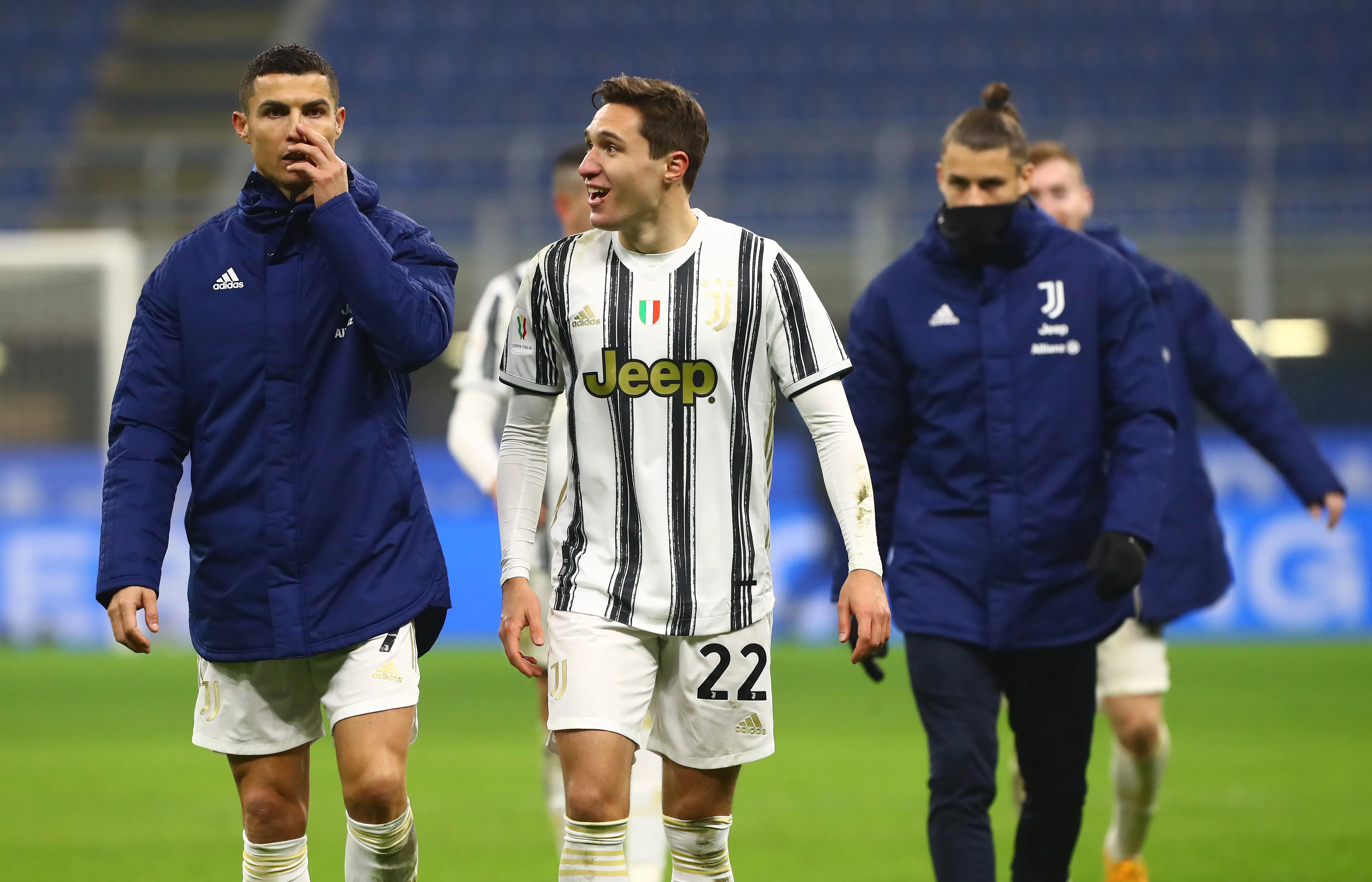 Cristiano Ronaldo y Federico Chiesa fueron compañeros en Juventus. (Getty).