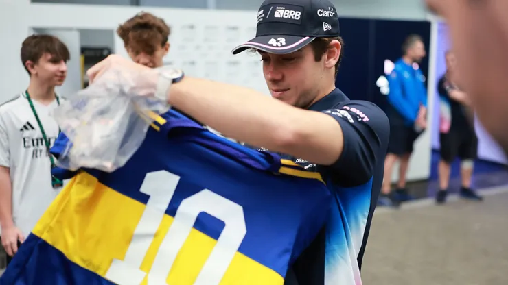 Franco Colapinto, piloto argentino con la camiseta de Boca.