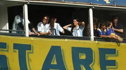 Dua Lipa disfruta de uno de los espectáculos deportivos más importantes del mundo en La Boca.