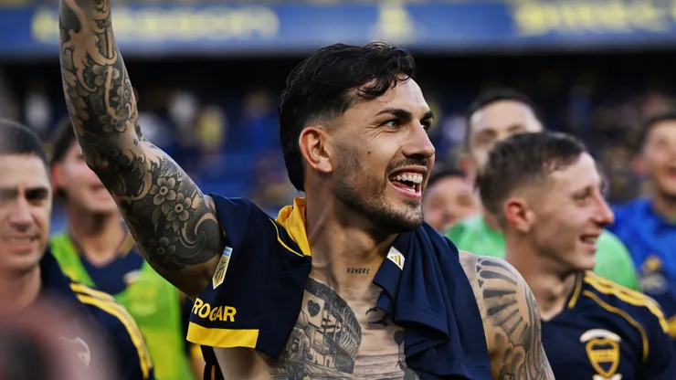 Leandro Paredes en los festejos de Boca tras el triunfo ante River en el Superclásico.