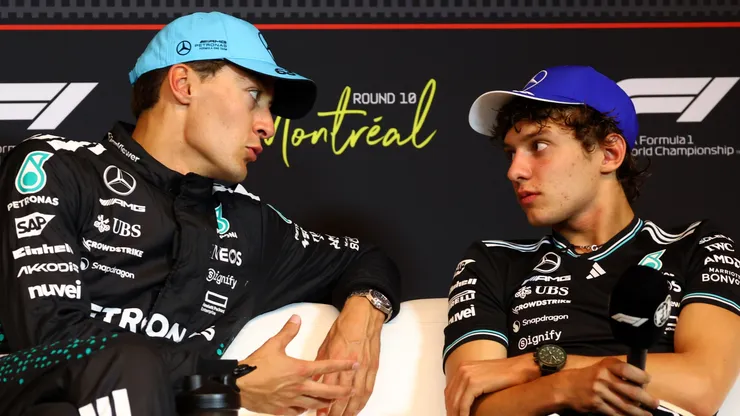 George Russell y Kimi Antonelli, pilotos de Mercedes.