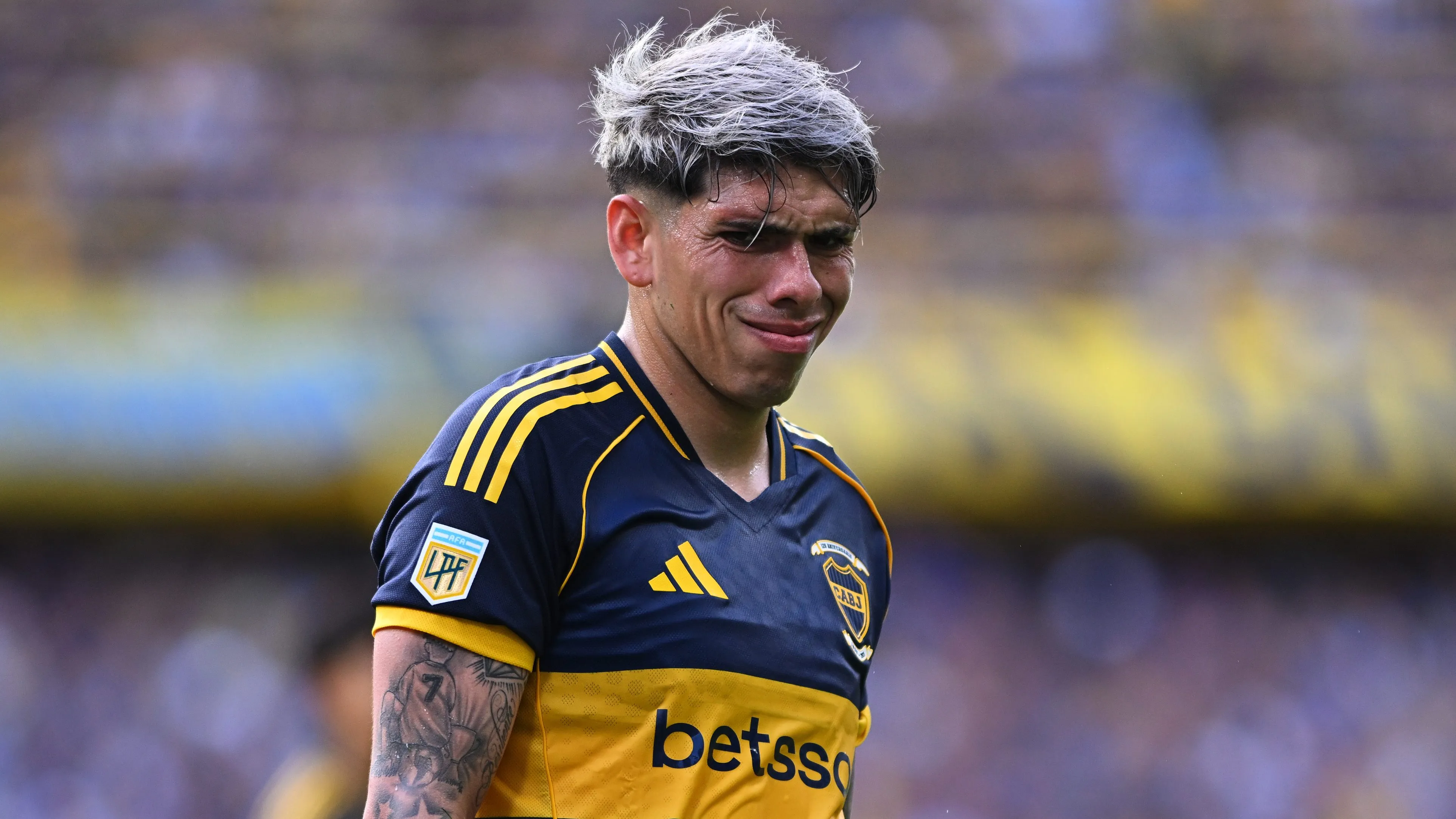 Contra Argentinos, el chileno fue reemplazado por una lesión en el tobillo. (Getty Images)