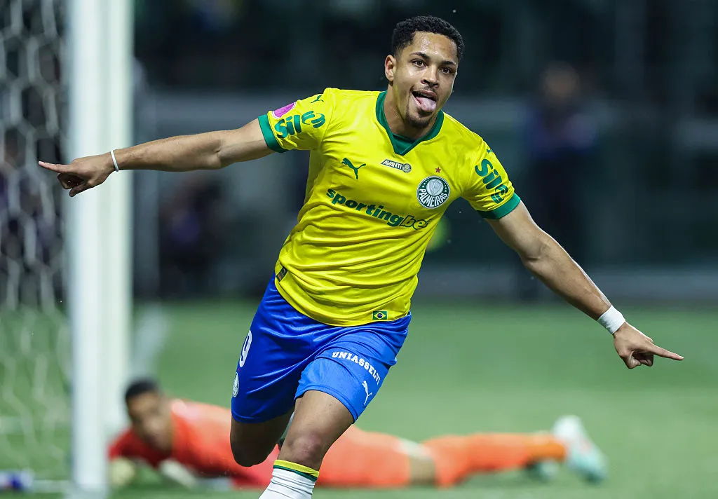 Vitor Roque, con chances de ir al Mundial 2026 con Brasil. (Getty)