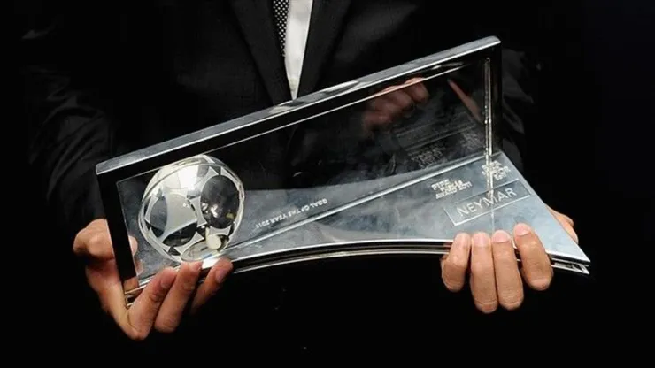El trofeo del premio Puskas. (Foto: FIFA)