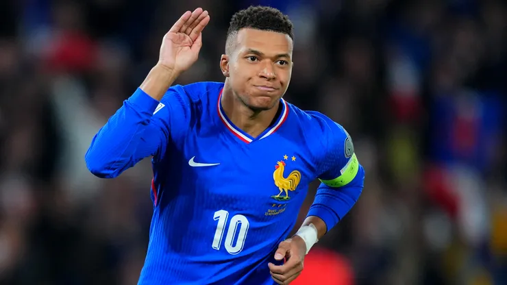 Kylian Mbappé en la celebración de su gol para Francia ante Ucrania.