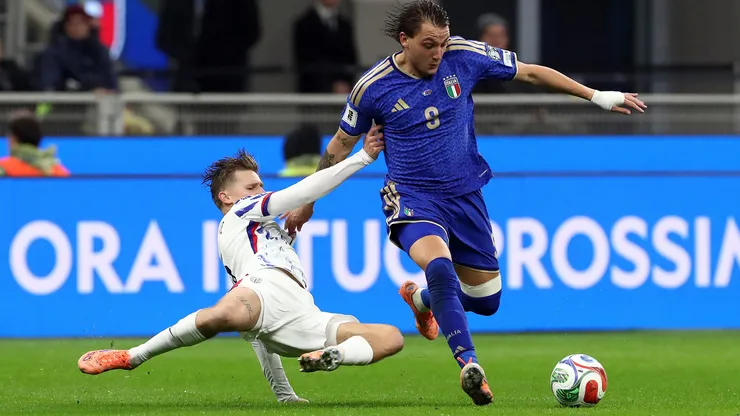 La prensa italiana rescató la labor de Mateo Retegui en la goleada 4 a 1 que sufrió la Azzurra ante Noruega en San Siro.