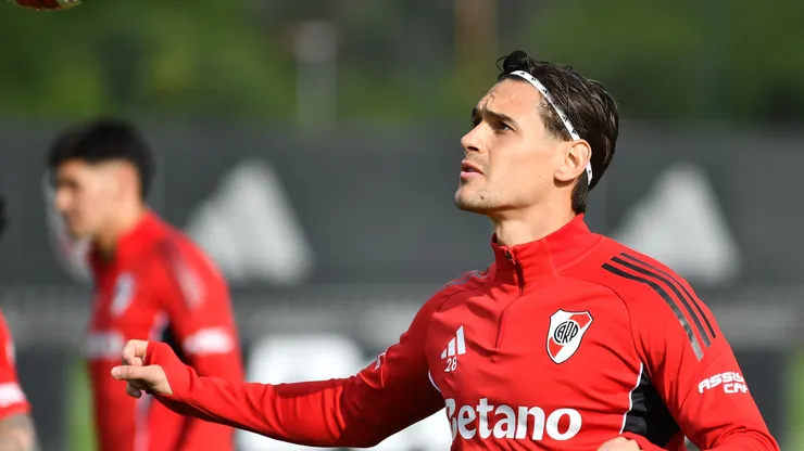 Lucas Martínez Quarta en el entrenamiento de River.