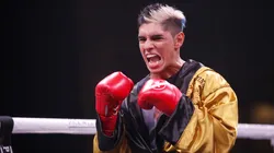 El argentino buscará unificar cinturones en la división de peso súper mosca.