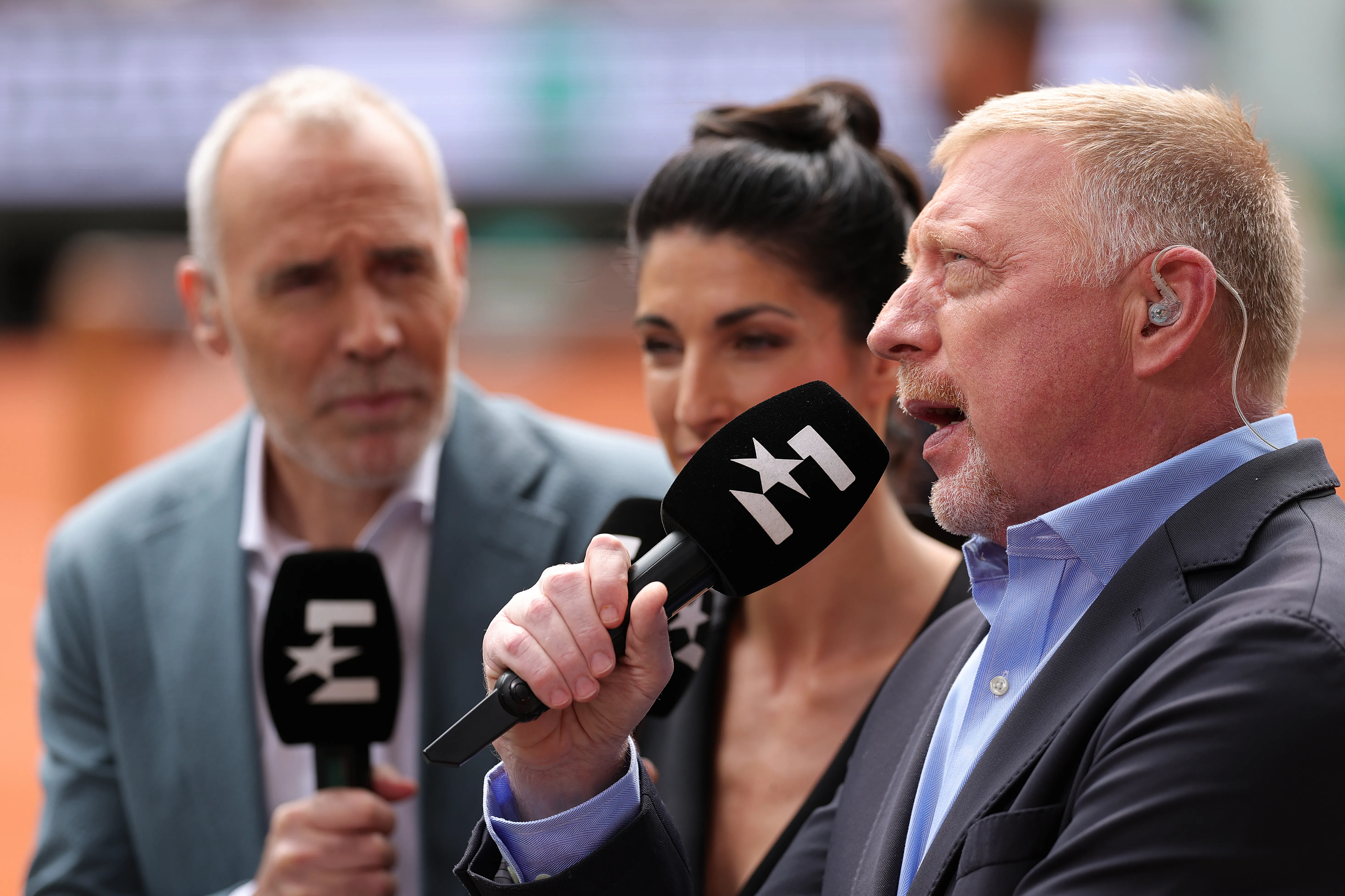 Becker y Corretja trabajando para Eurosport en Roland Garros 2025. (Foto: Getty).