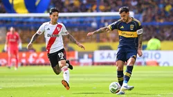 Leandro Paredes y Sebastián Driussi durante el último Superclásico entre Boca y River.
