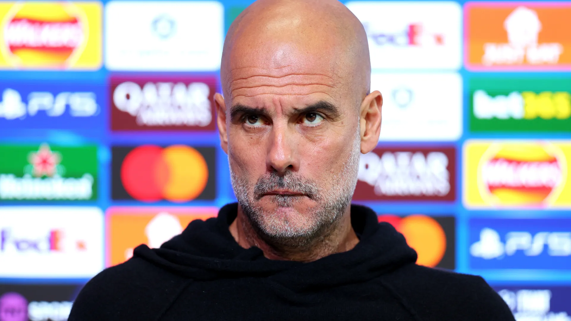 Pep Guardiola, entrenador de Manchester City, enojado con el representante de Claudio Echeverri.