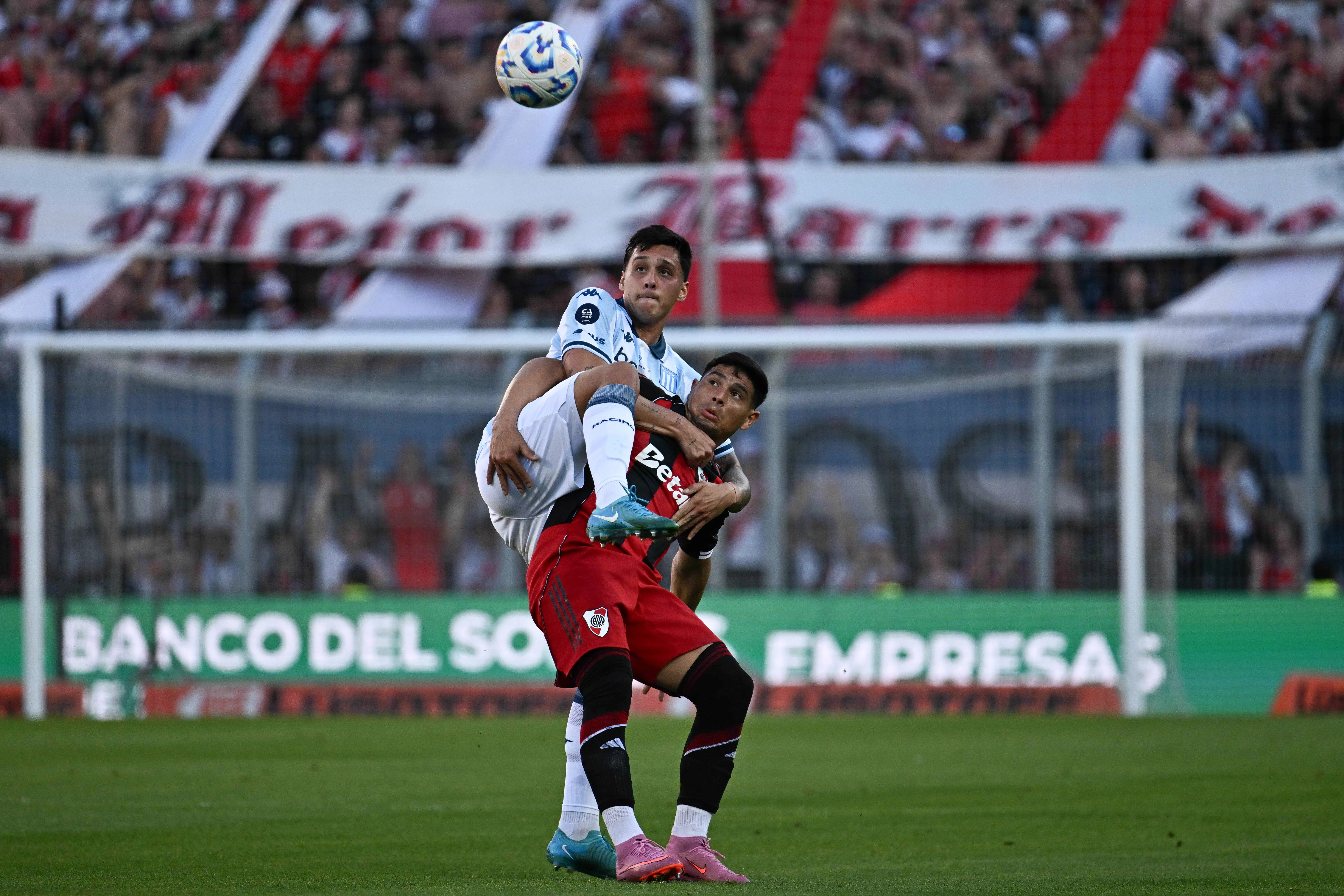 Nazareno Colombo y Maxi Salas. (Foto: Getty).