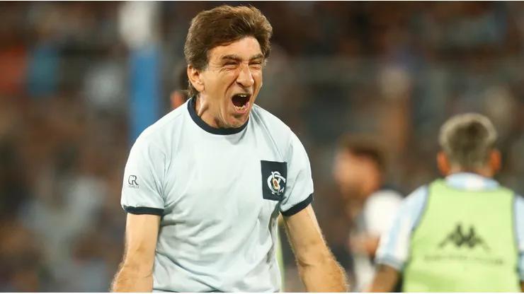 Gustaco Costas, eufórico tras la memorable victoria de Racing ante River.