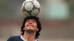 Maradona y la pelota, una relación para toda la vida.