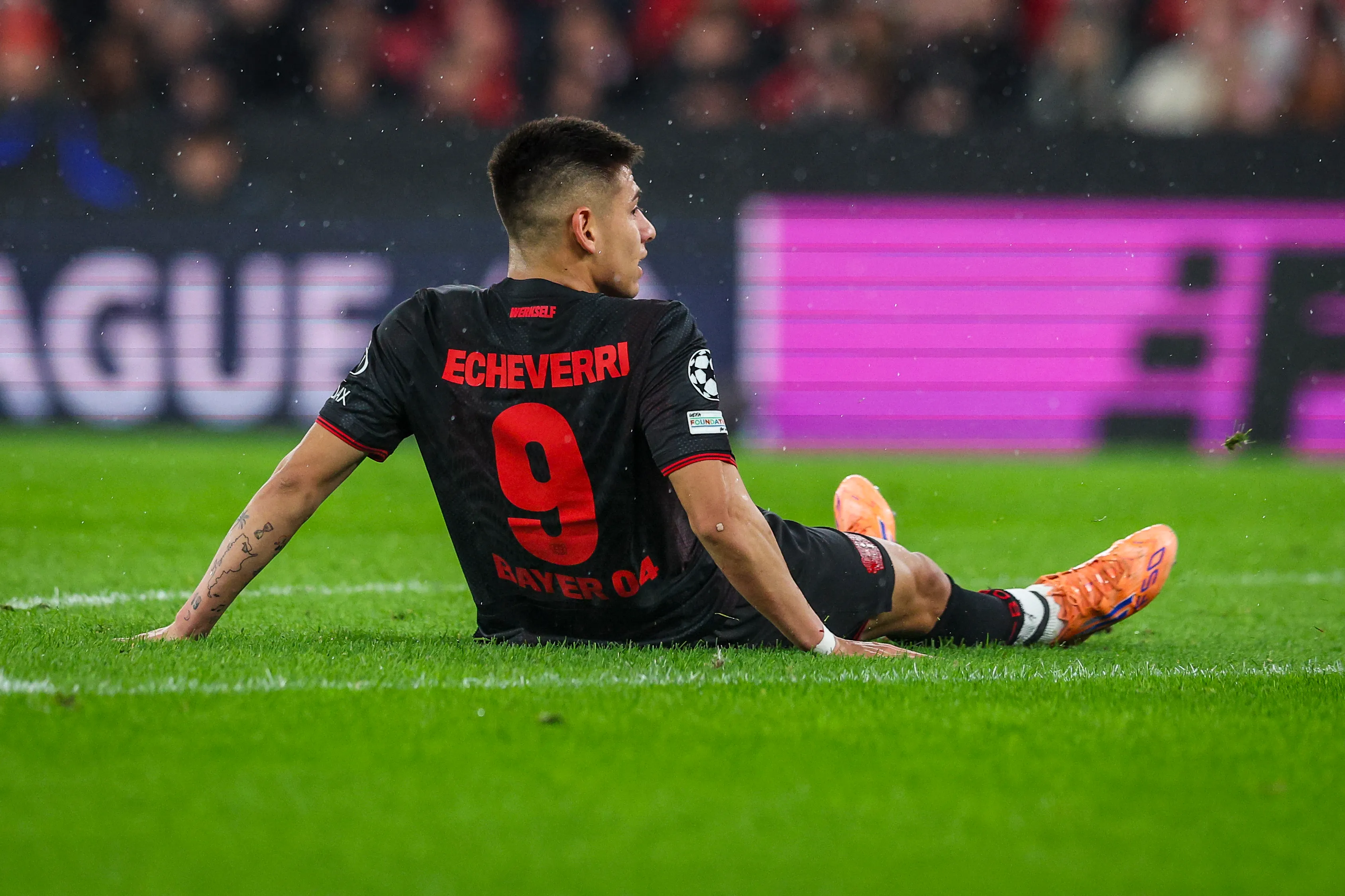 Claudio Echeverri suma dos partidos consecutivos sin sumar minutos. (Getty).