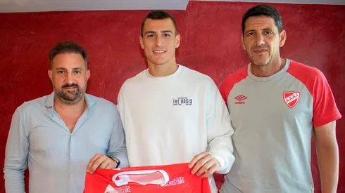 Agustin Mangiaut, arquero juvenil de Argentinos Juniors.