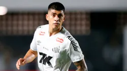 Adonis Frías, futbolista de Santos.