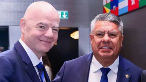 Gianni Infantino, presidente de la FIFA, junto a Chiqui Tapia, mandamás de la AFA.