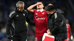 La FIFA planea que todos los jugadores que reciban antención médica deban abandonar la cancha por dos minutos (Foto ilustrativa).