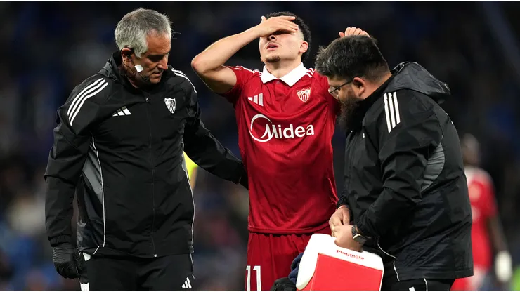 La FIFA planea que todos los jugadores que reciban antención médica deban abandonar la cancha por dos minutos (Foto ilustrativa).