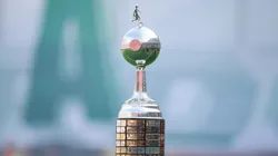 El trofeo de la Copa Libertadores.