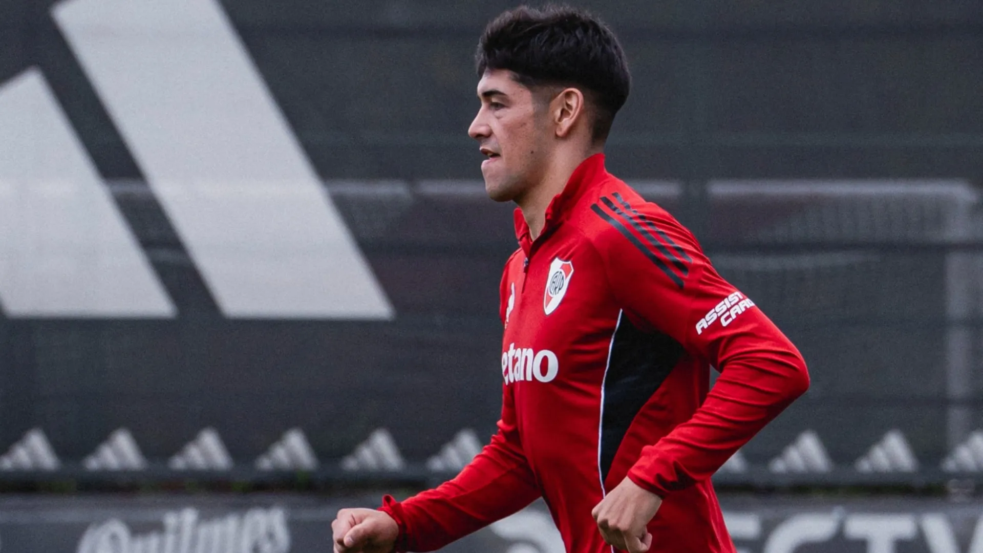 Lautaro Rivero podría irse en este mercado. (Prensa River)