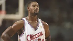 Fue elegido el mejor sexto hombre de la temporada 2000 de la NBA.
