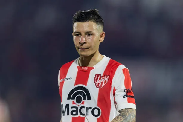 Lodico, un volante capaz de romper el partido con tiro lejano.