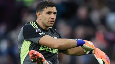 Dibu Martínez, arquero de Aston Villa.