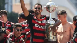 Danilo con el trofeo de la Copa Libertadores 2025.