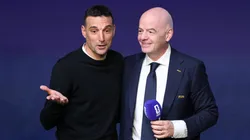 Lionel Scaloni junto a Gianni Infantino.