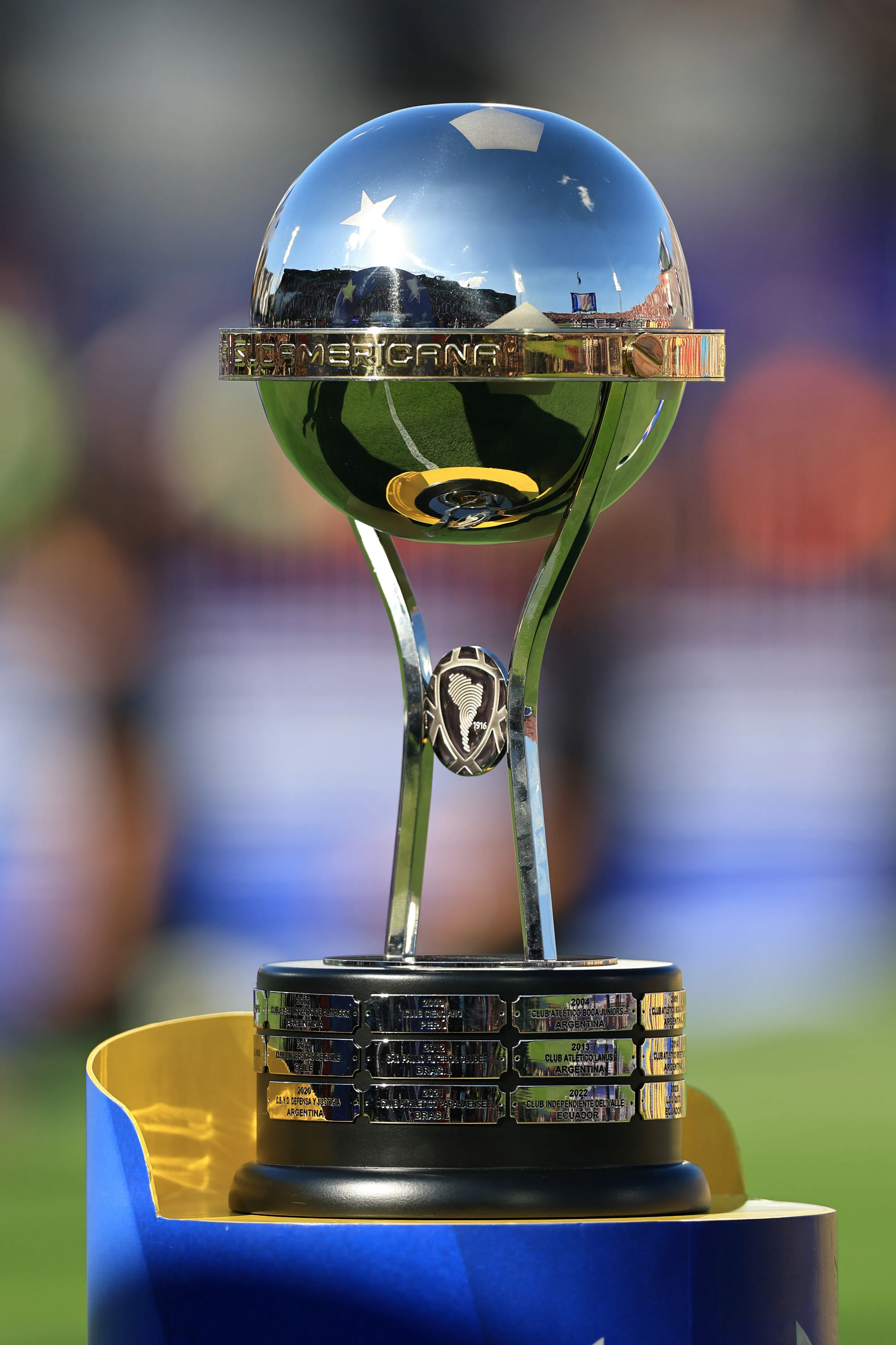 El trofeo de la Copa Sudamericana. (Foto: Getty).