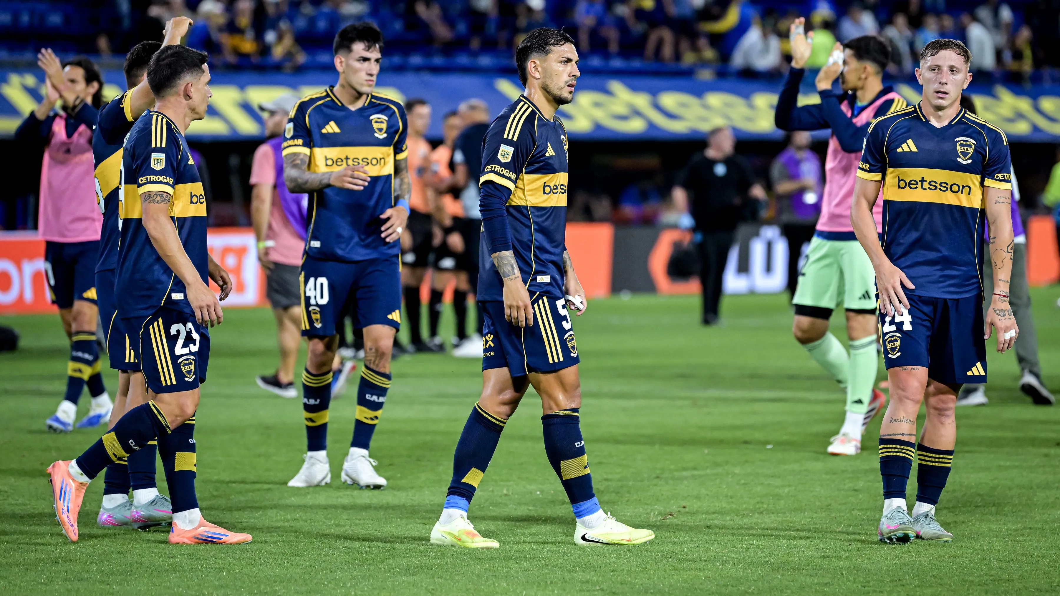 Los jugadores de Boca tras la eliminación ante Racing. (Getty Images)
