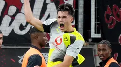 Aaron Anselmino, defensor de Borussia Dortmund.