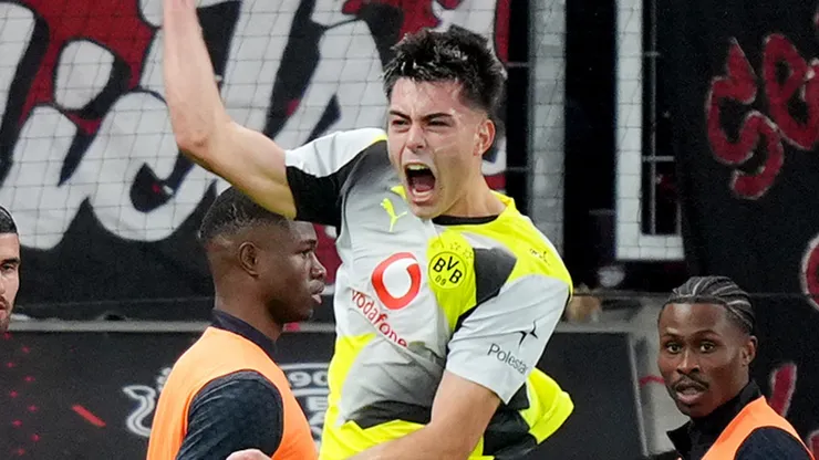 Aaron Anselmino, defensor de Borussia Dortmund.