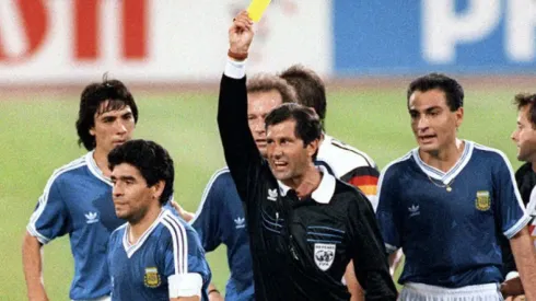Edgardo Codesal dijo que debió expulsar a Diego Maradona antes de la Final del Mundia de Italia 1990.