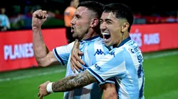 Maravilla Martínez festeja junto a Santiago Solari su gol en el triunfo por 1-0 ante Boca en las semifinales del Clausura 2025.