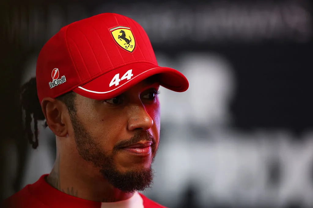 A Hamilton no le tembló el pulso a la hora de responderle a quienes lo criticaron durante el año. (Getty)
