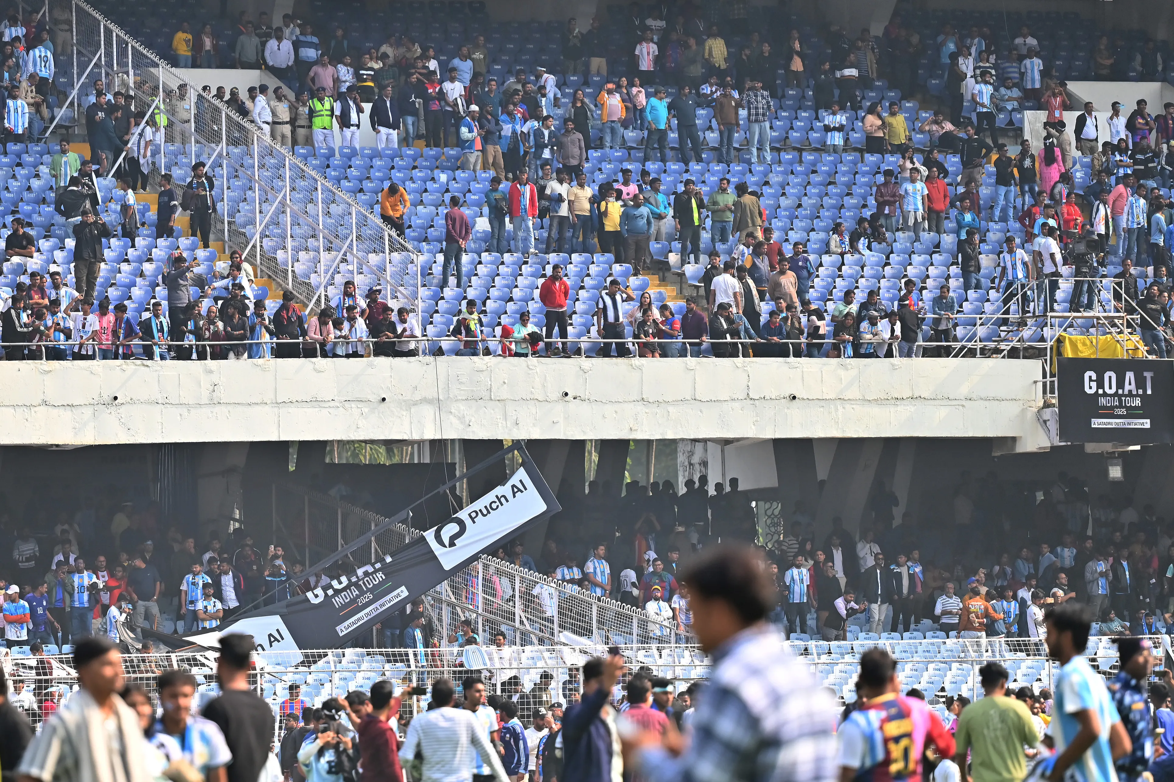 Destrozos en el Estadio de Calcuta (Getty).