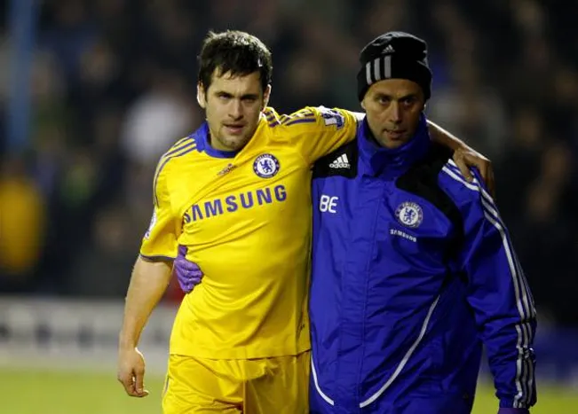 Joe Cole se había lesionado semanas antes y no llegó al partido.