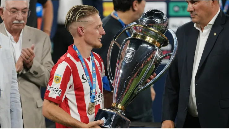 Mientras negocia con River, Ascacibar puso en duda su futuro