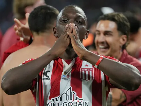 Mientras a Central le dieron la espalda, la reacción de los jugadores de Estudiantes con los de Racing