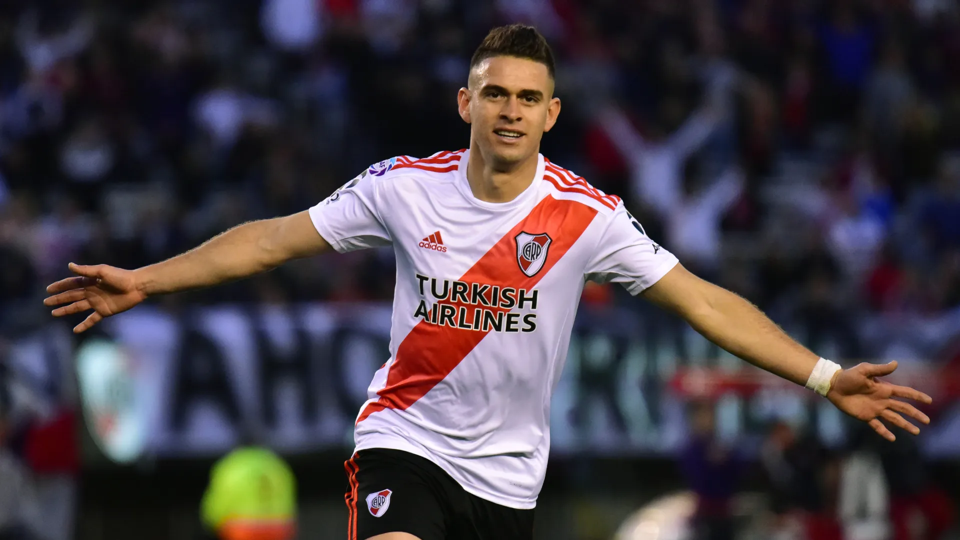 Rafael Santos Borré, delantero colombiano durante su estadía en River. (Foto: Getty)